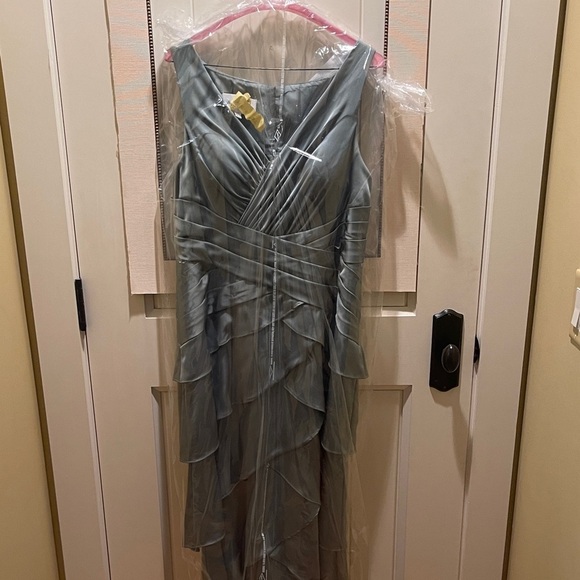 Azazie Elegant green Asymmetrical Dress - Picture 2 of 3